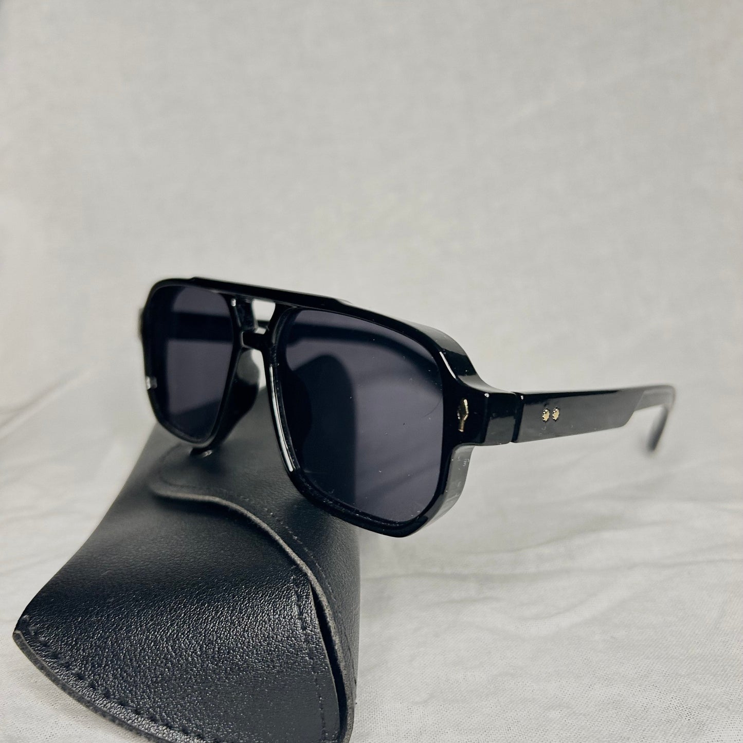 SHADOW BLACK