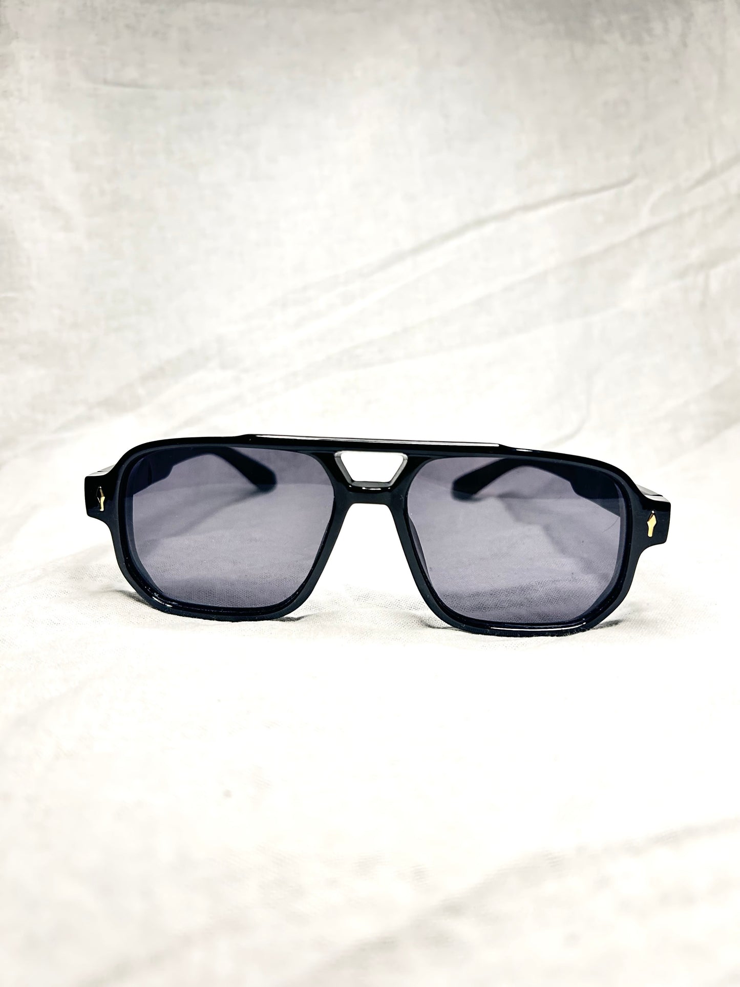 SHADOW BLACK